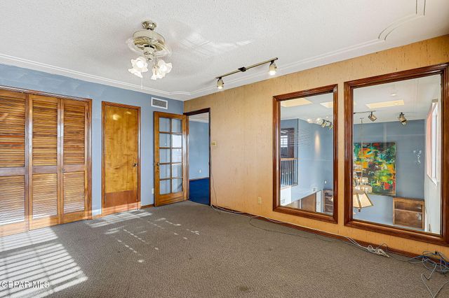 7069 ALAMEDA Avenue, El Paso, TX 79915