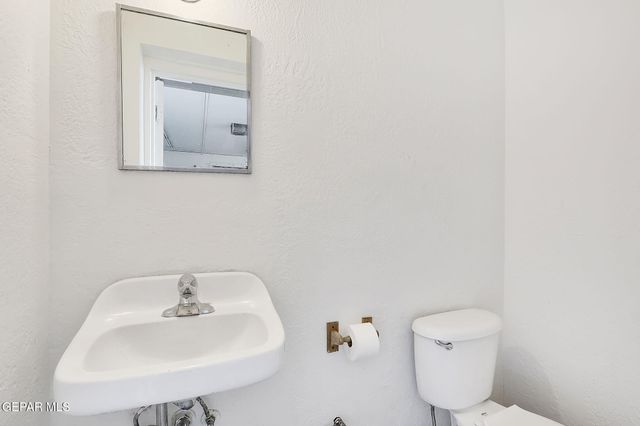 7069 ALAMEDA Avenue, El Paso, TX 79915