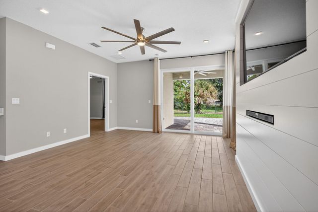 5713 SE Kawana Trail, Hobe Sound, FL 33455