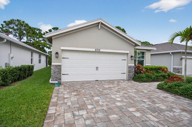 5713 SE Kawana Trail, Hobe Sound, FL 33455