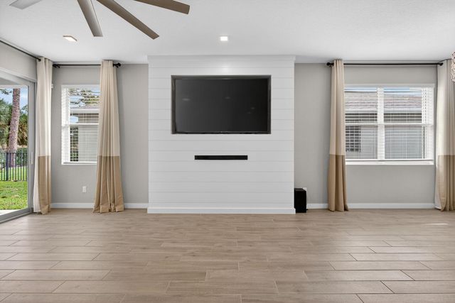 5713 SE Kawana Trail, Hobe Sound, FL 33455