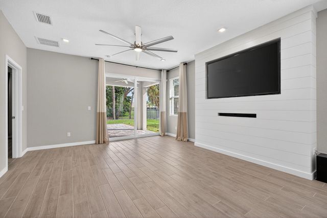 5713 SE Kawana Trail, Hobe Sound, FL 33455