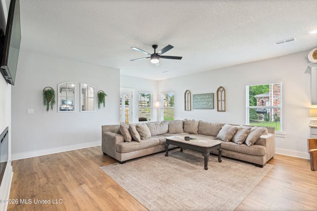 2091 Hyacinth Lane, Hernando, MS 38632