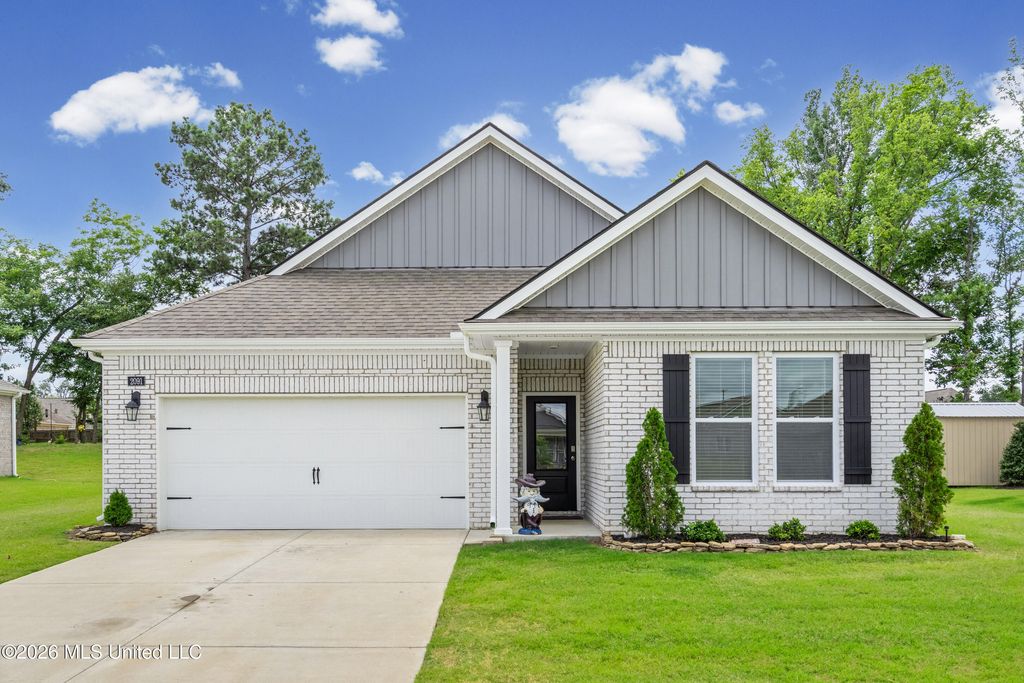2091 Hyacinth Lane, Hernando, MS 38632