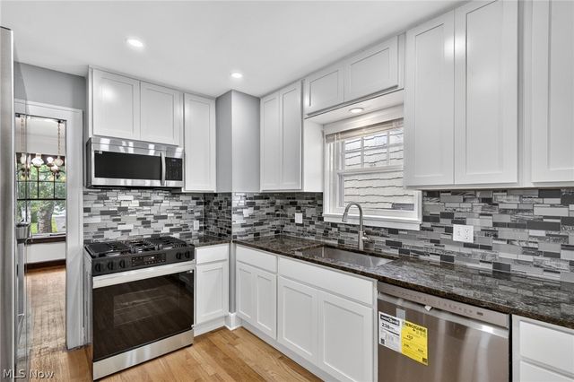 927 Englewood Road, Cleveland Heights, OH 44121