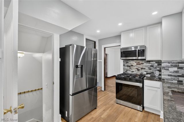 927 Englewood Road, Cleveland Heights, OH 44121