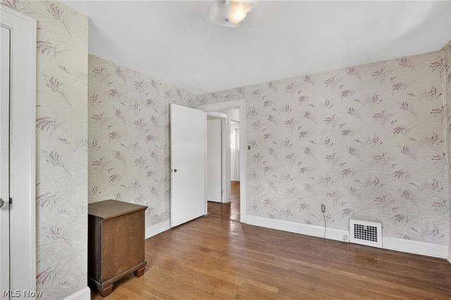 927 Englewood Road, Cleveland Heights, OH 44121