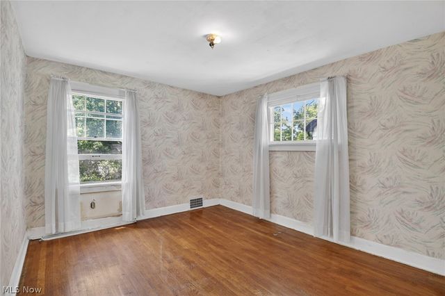 927 Englewood Road, Cleveland Heights, OH 44121