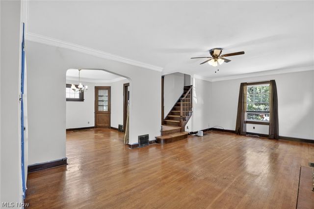 927 Englewood Road, Cleveland Heights, OH 44121