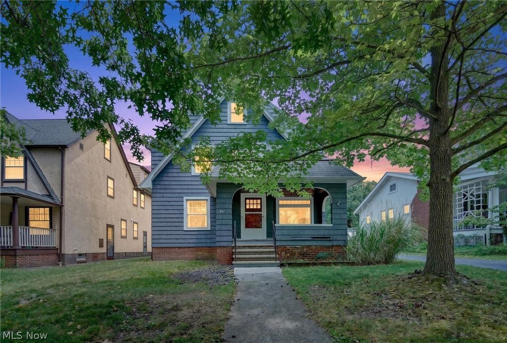 927 Englewood Road, Cleveland Heights, OH 44121