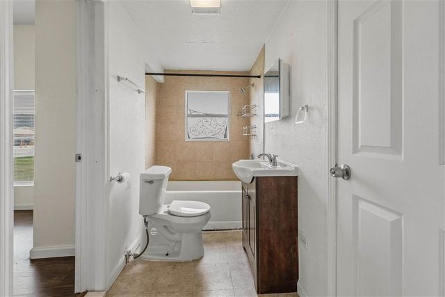 325 N Blake St, Lake Charles, LA 70601