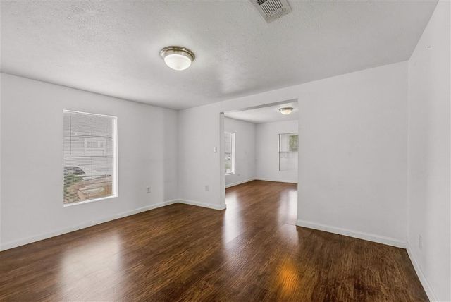 325 N Blake St, Lake Charles, LA 70601