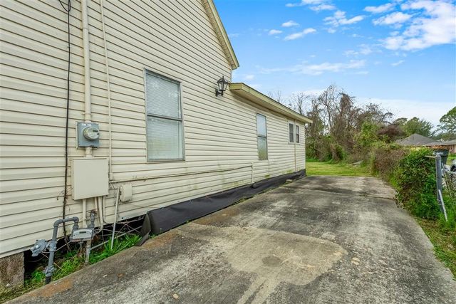 325 N Blake St, Lake Charles, LA 70601