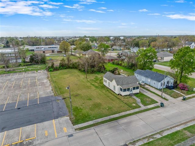 325 N Blake St, Lake Charles, LA 70601