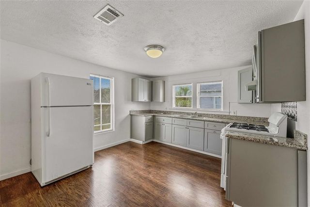 325 N Blake St, Lake Charles, LA 70601