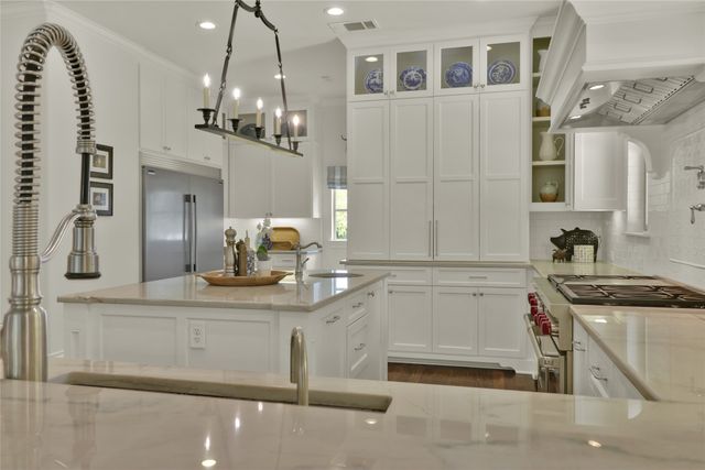 233 Hickory Ridge Court, Argyle, TX 76226