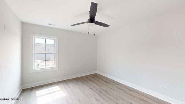 1904 Newbury Way E, Greenville, NC 27834