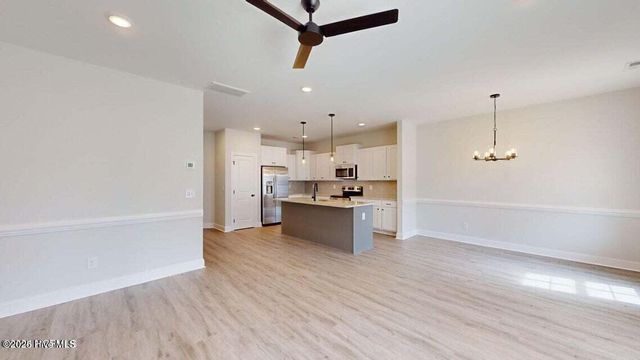 1904 Newbury Way E, Greenville, NC 27834