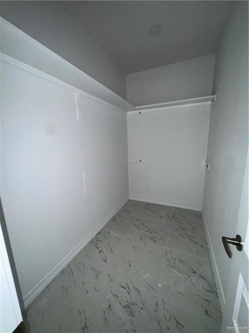 3305 S Chloe Avenue, Edinburg, TX 78542