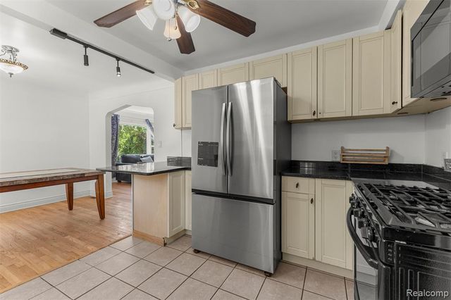450 N Denwood Street, Dearborn, MI 48128