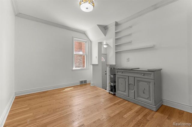 450 N Denwood Street, Dearborn, MI 48128