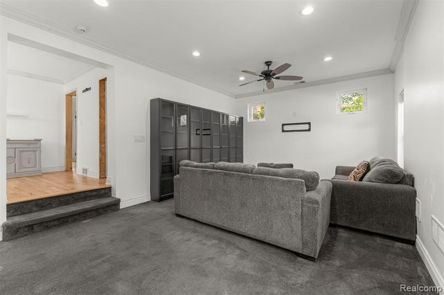 450 N Denwood Street, Dearborn, MI 48128
