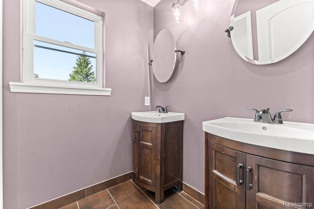 450 N Denwood Street, Dearborn, MI 48128