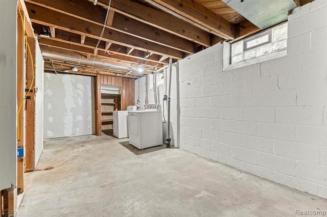 450 N Denwood Street, Dearborn, MI 48128