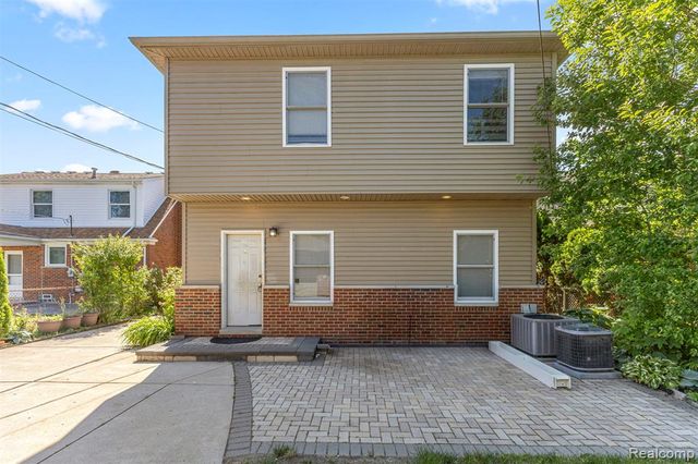 450 N Denwood Street, Dearborn, MI 48128