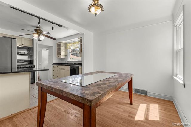 450 N Denwood Street, Dearborn, MI 48128