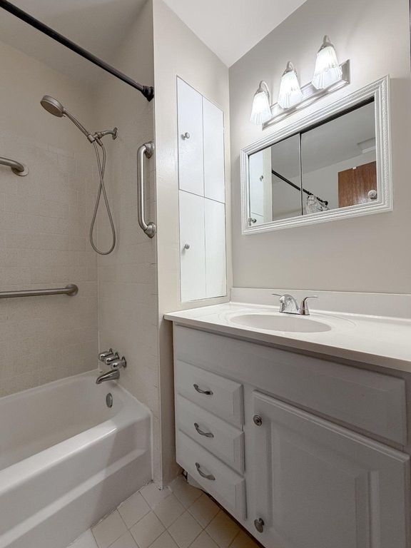 Image 19 of property listing at 12421 PARKER LN, Clinton, MD 20735