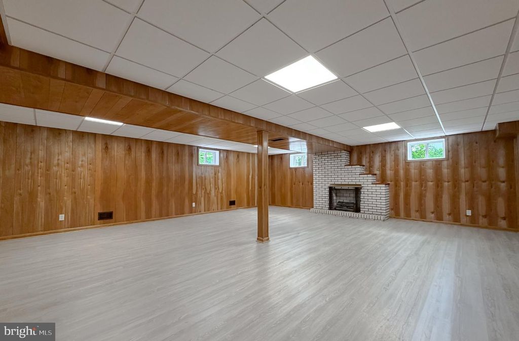 Image 22 of property listing at 12421 PARKER LN, Clinton, MD 20735