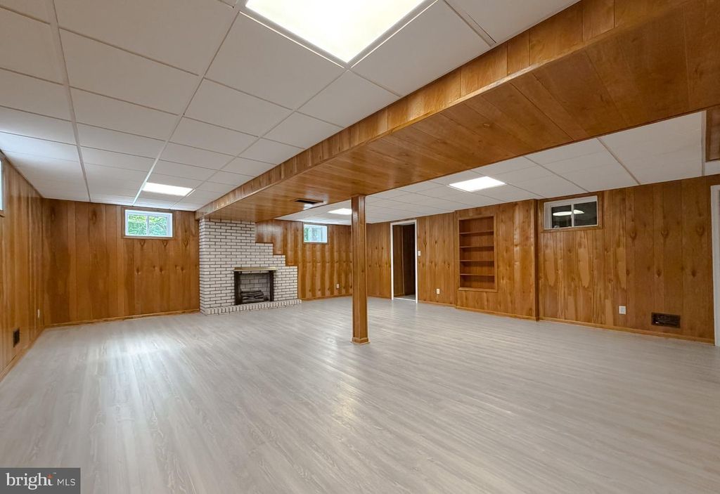 Image 23 of property listing at 12421 PARKER LN, Clinton, MD 20735