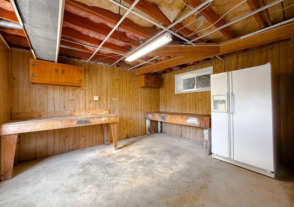 Image 25 of property listing at 12421 PARKER LN, Clinton, MD 20735