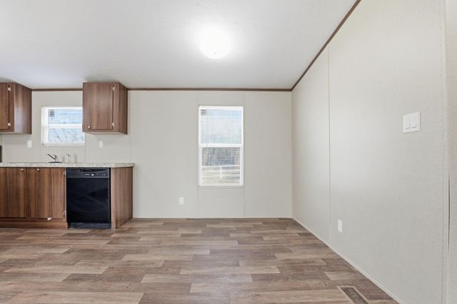 101 Oakdale Drive, Huntsville, TX 77320