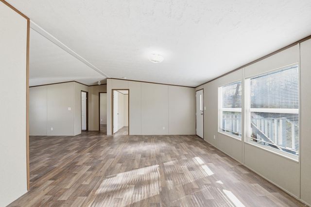 101 Oakdale Drive, Huntsville, TX 77320