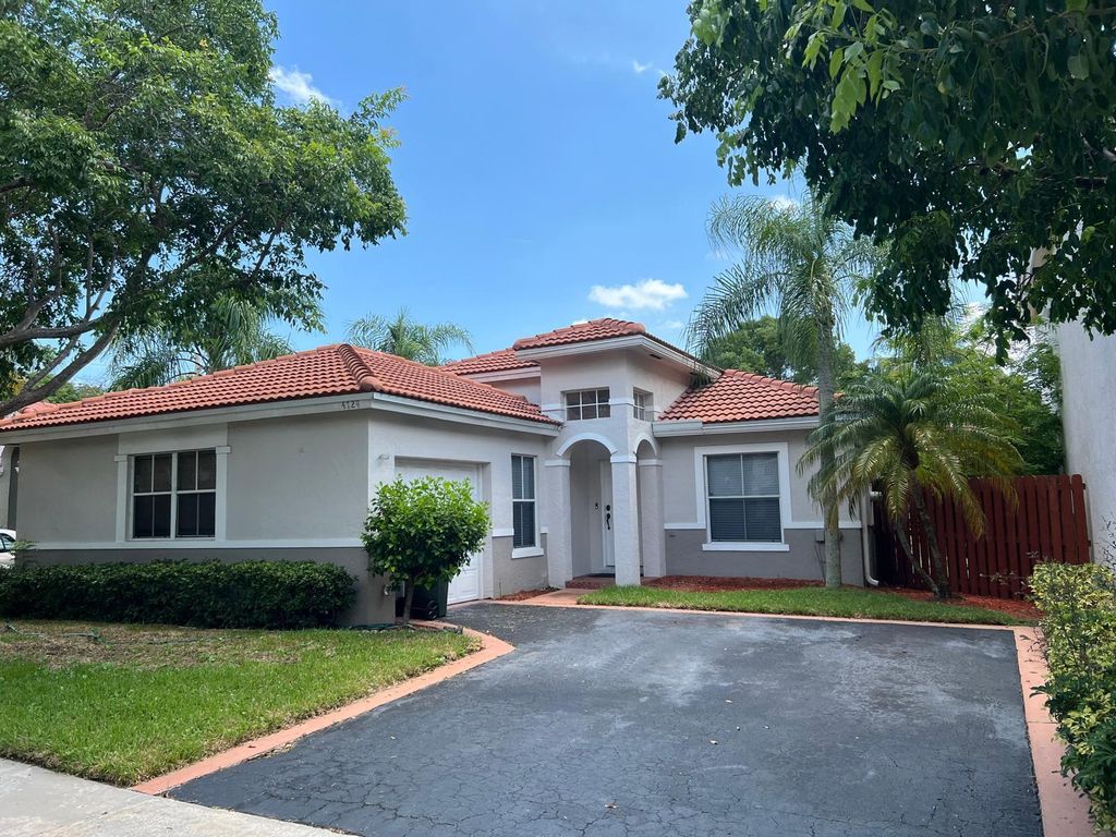 4724 NW 7th Mnr, Coconut Creek, FL 33063