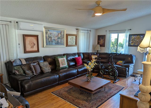 38457 Glenbush Avenue, Palmdale, CA 93550