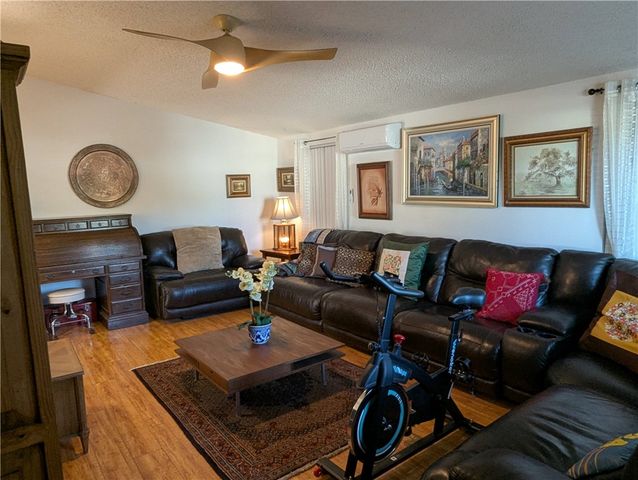 38457 Glenbush Avenue, Palmdale, CA 93550