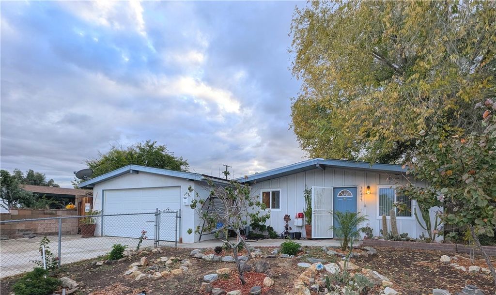 38457 Glenbush Avenue, Palmdale, CA 93550