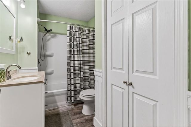 1207 N Atherton Road, Independence, MO 64056