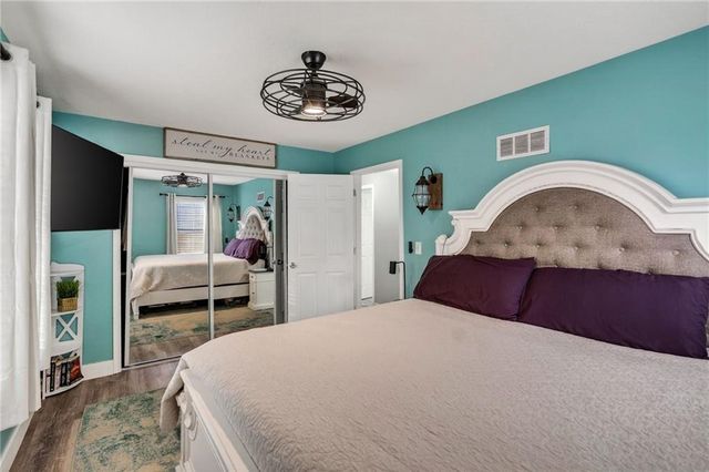 1207 N Atherton Road, Independence, MO 64056