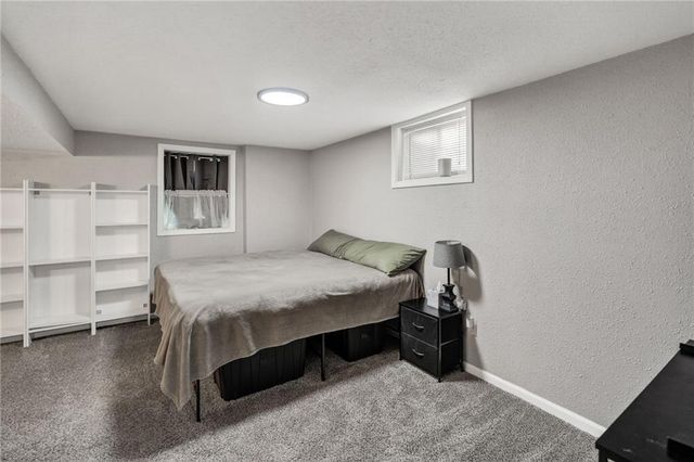 1207 N Atherton Road, Independence, MO 64056