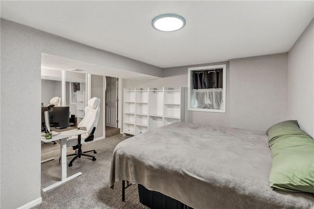 1207 N Atherton Road, Independence, MO 64056