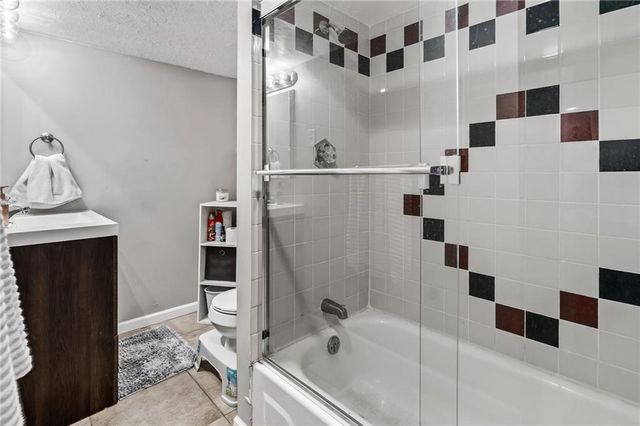 1207 N Atherton Road, Independence, MO 64056