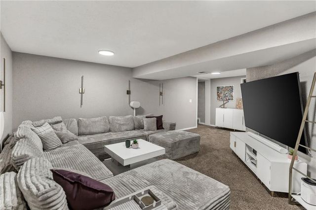 1207 N Atherton Road, Independence, MO 64056