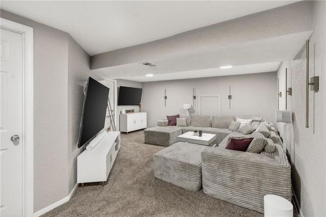 1207 N Atherton Road, Independence, MO 64056