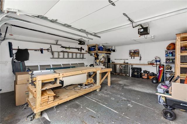 1207 N Atherton Road, Independence, MO 64056