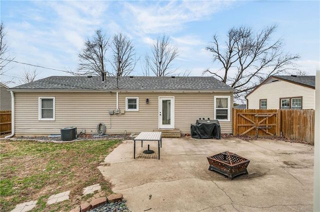 1207 N Atherton Road, Independence, MO 64056