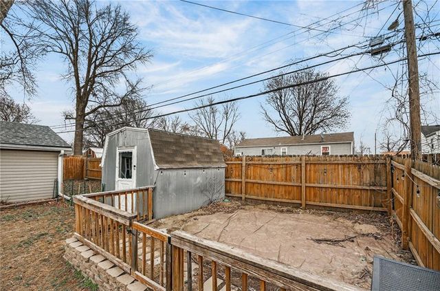 1207 N Atherton Road, Independence, MO 64056